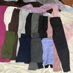 Women’s Multi-Color Leggings Set